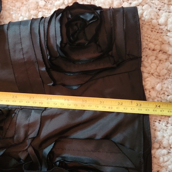 Samuel Dong trench with ruffles and Rosetta embellishment - Picture 2 of 10